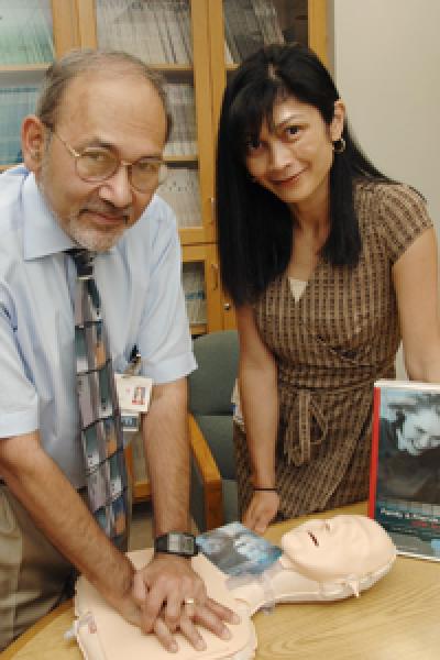 Drs. Lynn Roppolo and Ahamed Idris, UT Southwestern Medical Center