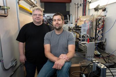 ORNL Scientists Chris Tulk and Jamie Molaison