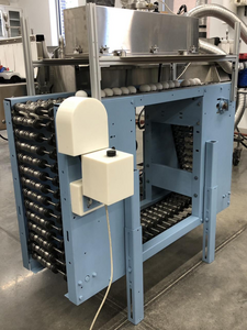 Egg conveyer