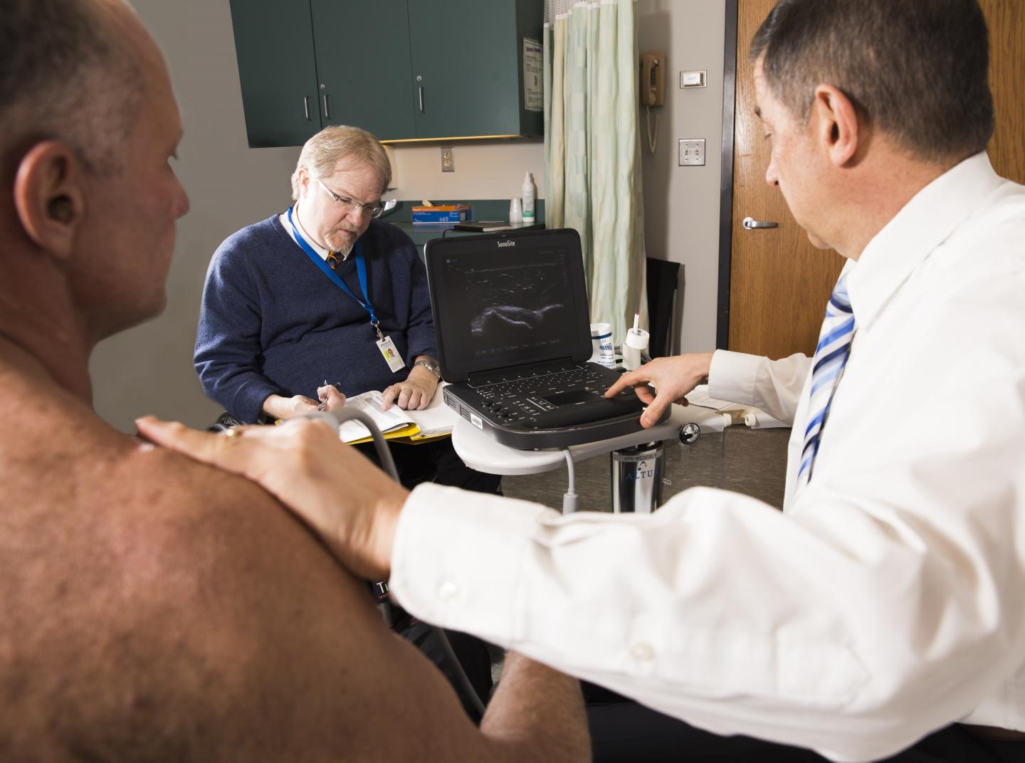 Doctors Performing Innovative New Treatment for Individuals with SCI