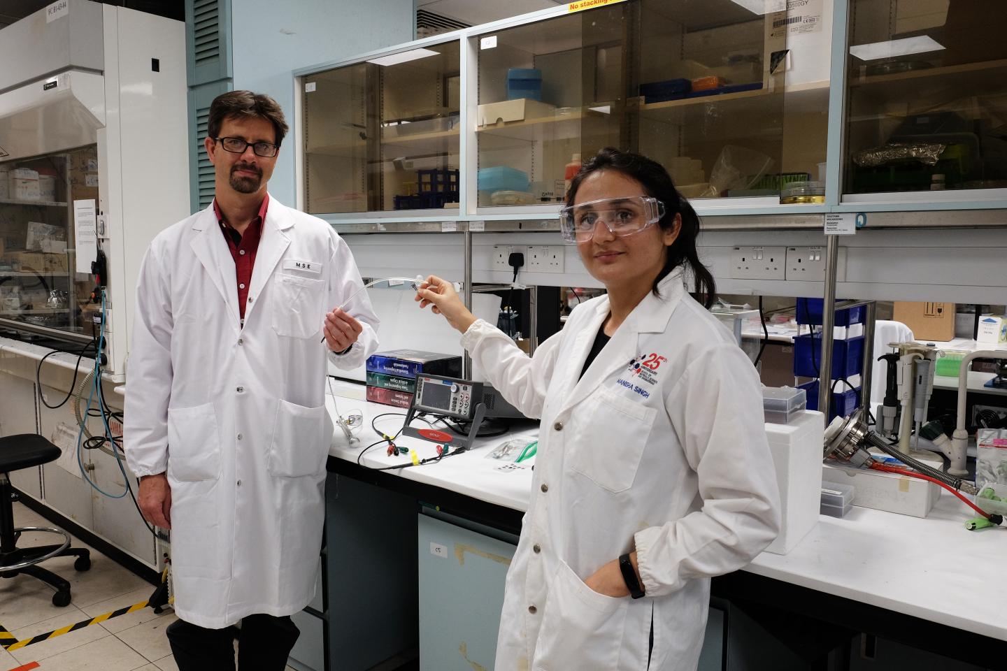 NTU Singapore scientists invent system to deliver electrically-activated glue for sealing defects in broken blood vessels