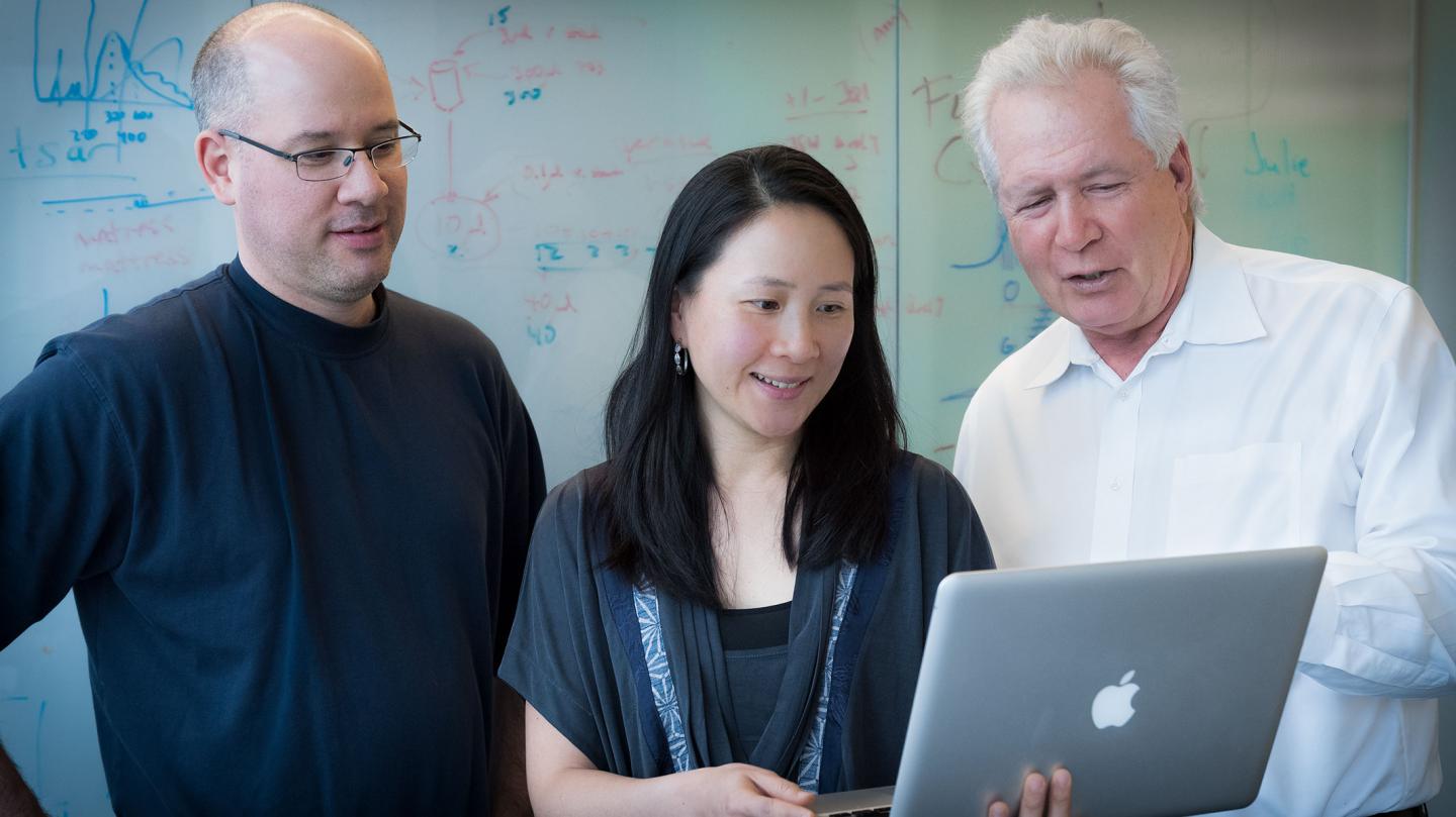 Jason Neidlman, Nadia Roan, PhD, and Warner Greene, MD, PhD, Gladstone Institutes 