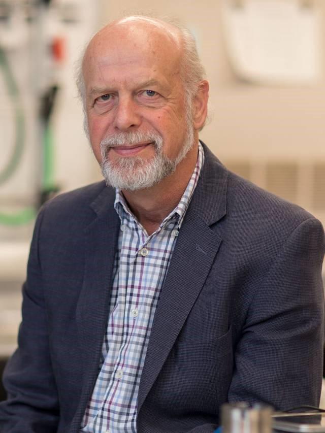 Professor Smits, Batchelor Prize Recipient