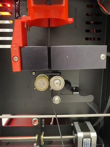 Highly precise extrusion of 3D-printing filament