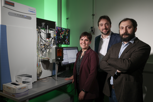 The researchers in their lab at EPFL