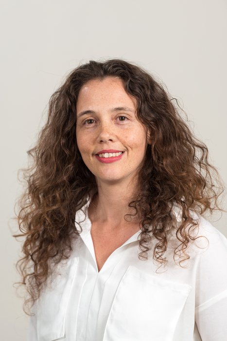 Exposure to high and low temperatures during pregnancy  may result in reduced fetal growth