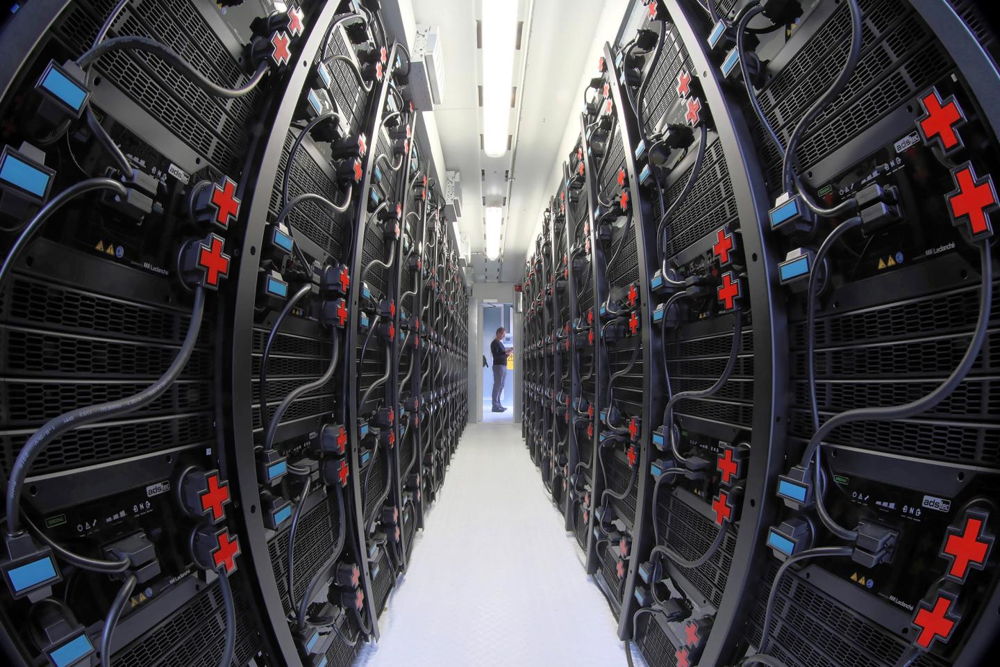 Inside the Leclanch&eacute; Battery Container