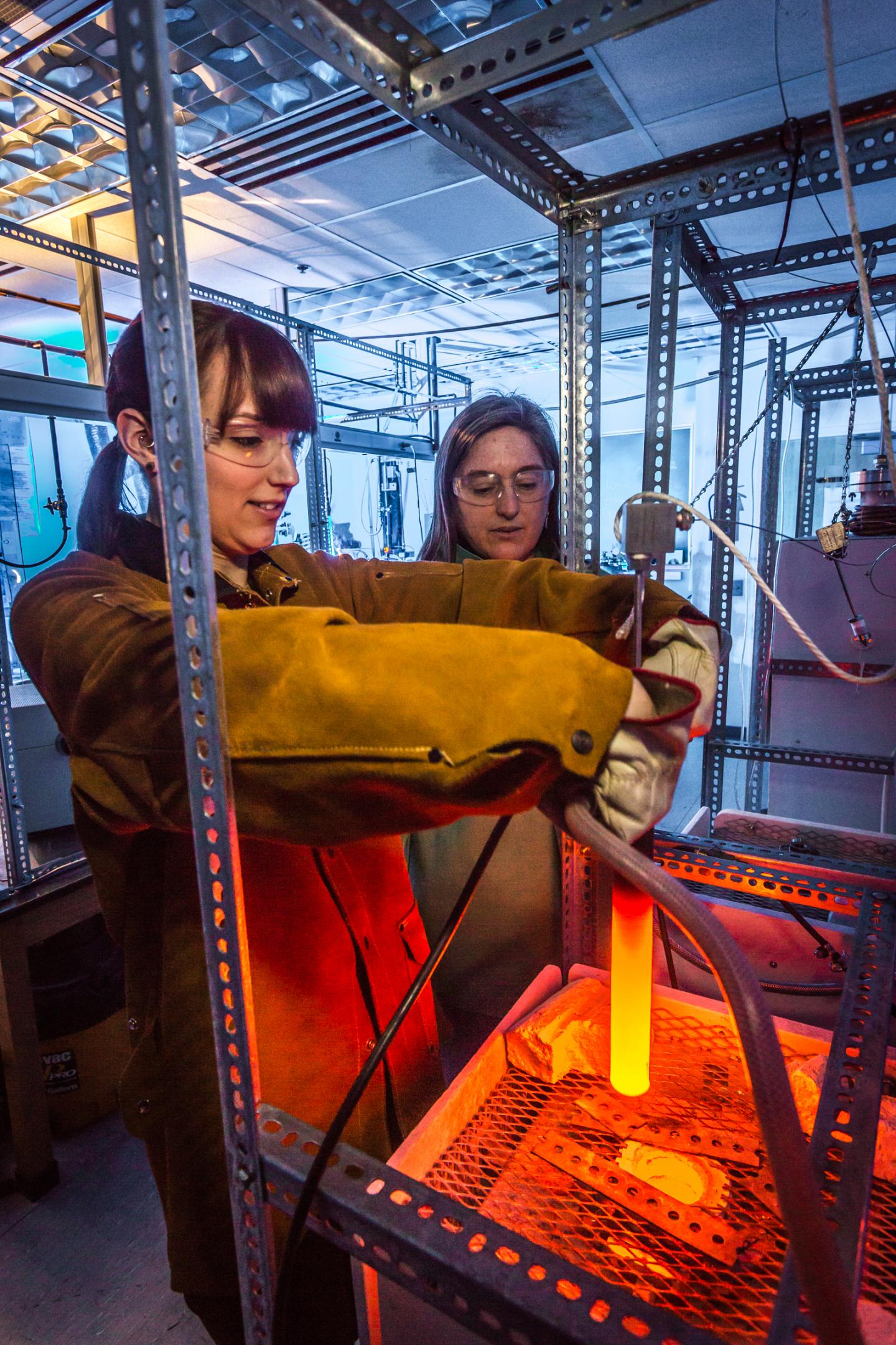 Researchers Pull out a Snapshot of Magma