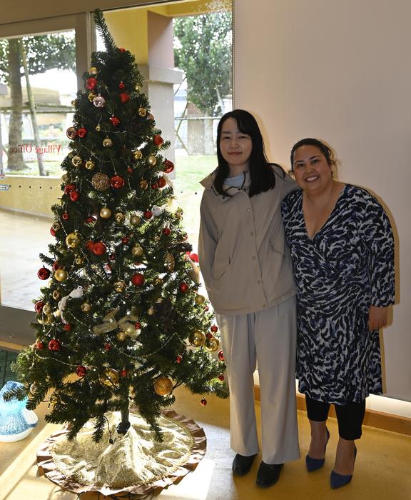 Sachie Yukawa, a PhD student at OIST, and Julia Nabholz, Director of OIST’s Child Development Center