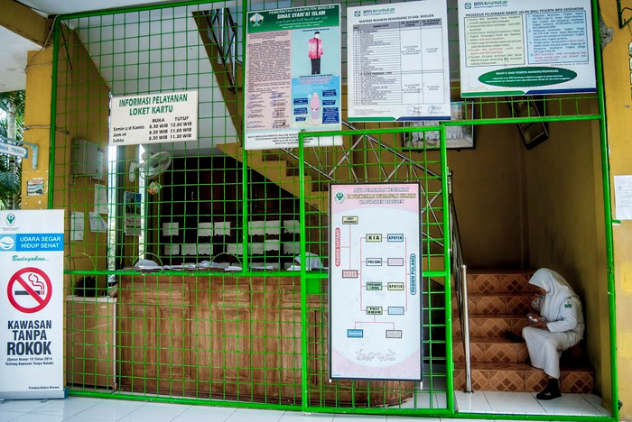 Midwife in Indonesia taking a break