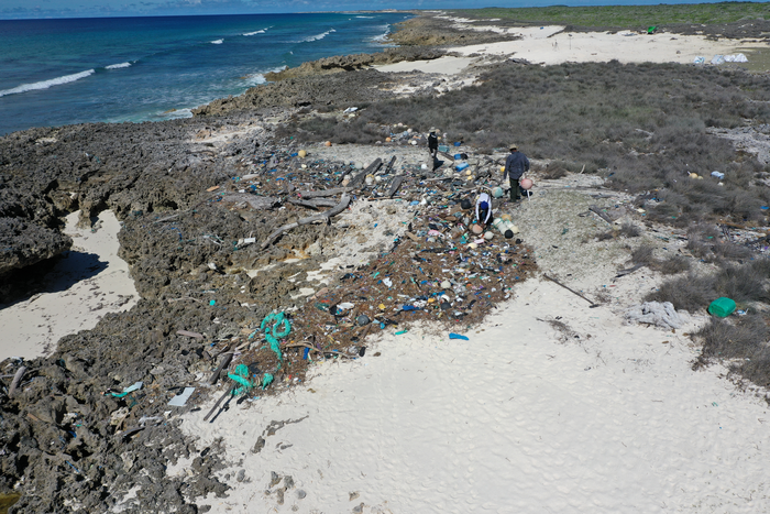 Plastic waste in the Indian Ocean 2