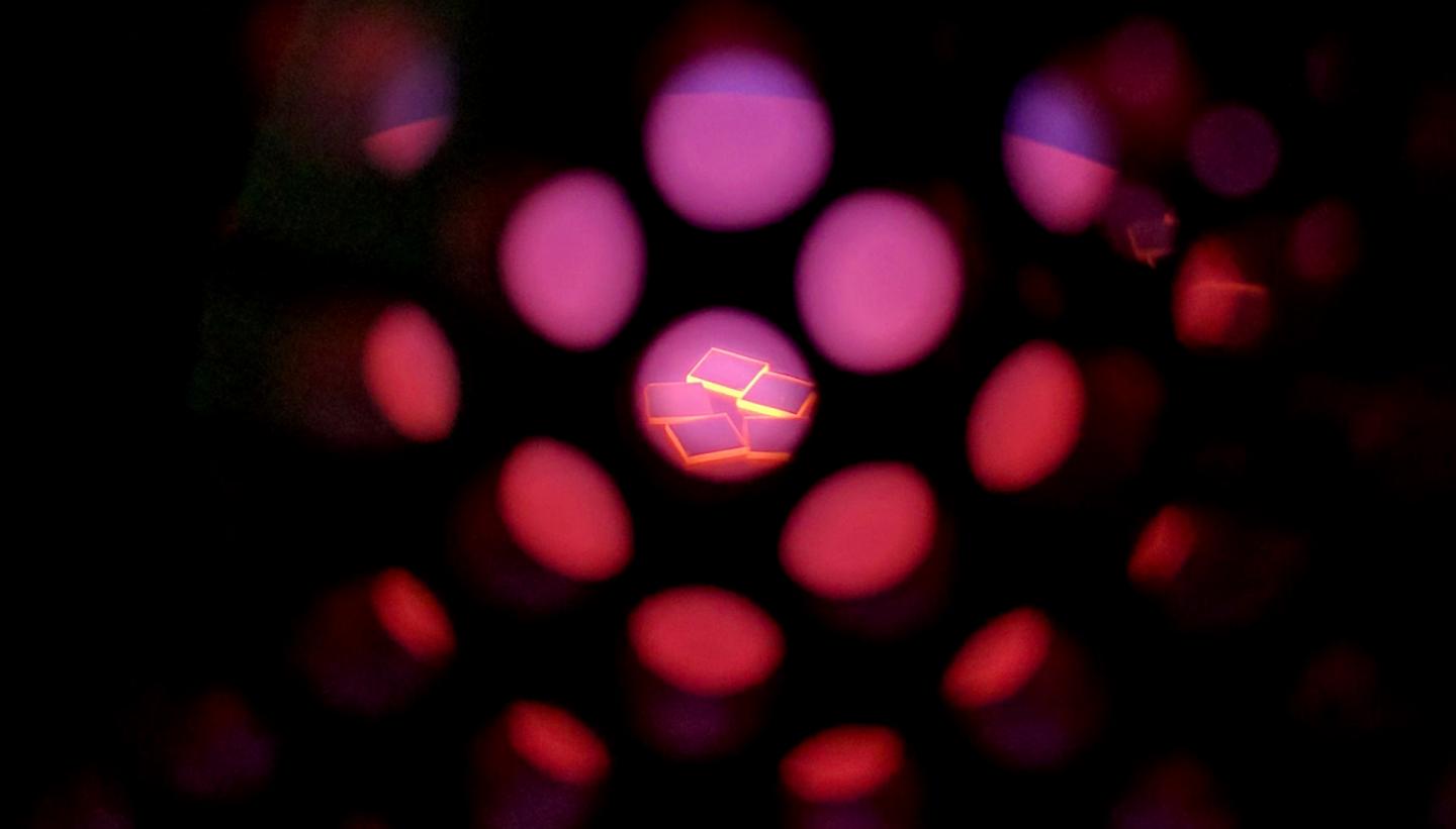 Diamond Plates Undergoing Surface Termination Treatment in a Hydrogen Plasma 2