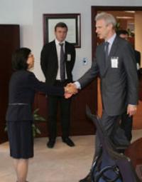 NSF OISE Director Machi Dilworth Greets Russian Education and Science Minister Andrei Fursenko