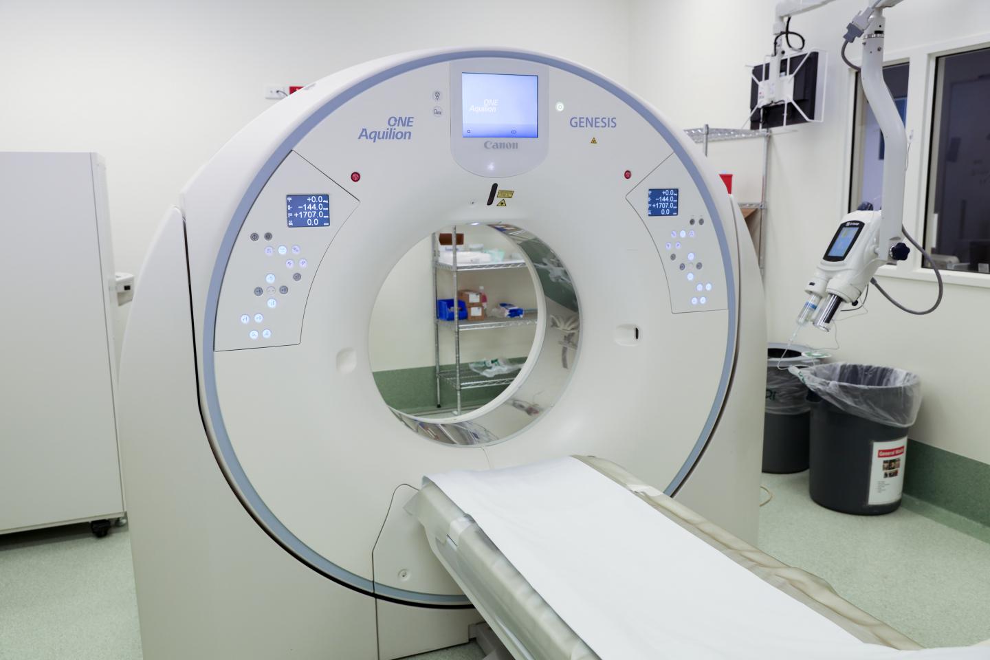 Computed tomography imaging machine