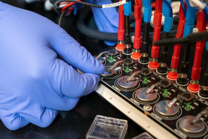 Li-ion battery coin cells tested for capacity loss over time