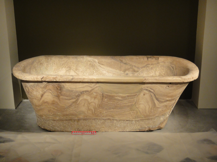 Where were Herod the Great's royal alabaster bathtubs quarried?