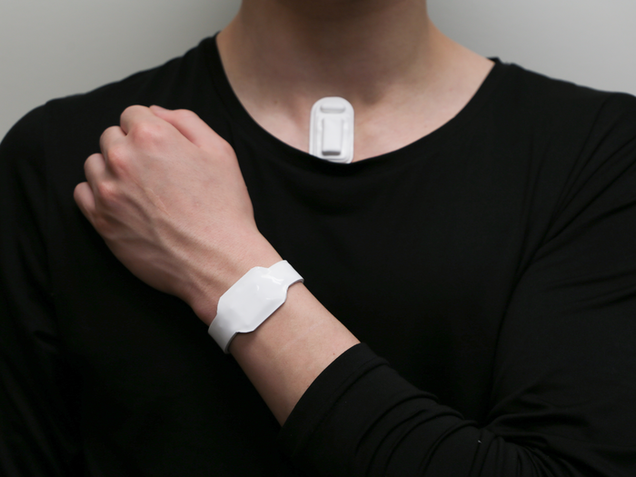 Wearable device for vocal fatigue