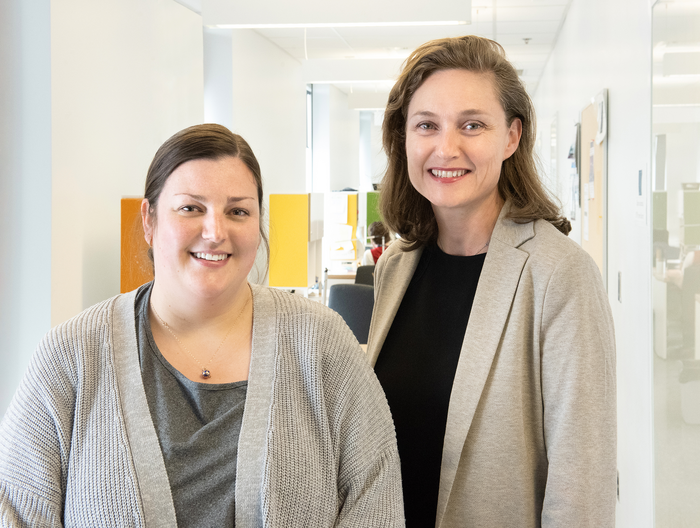 Nathalie Grandvaux (on the right), a CRCHUM researcher and professor at Université de Montréal, with Audray Fortin, a researcher in Grandvaux’s lab and the study’s first author