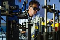 Linan Zhou at Rice University Laboratory for Nanophotonics