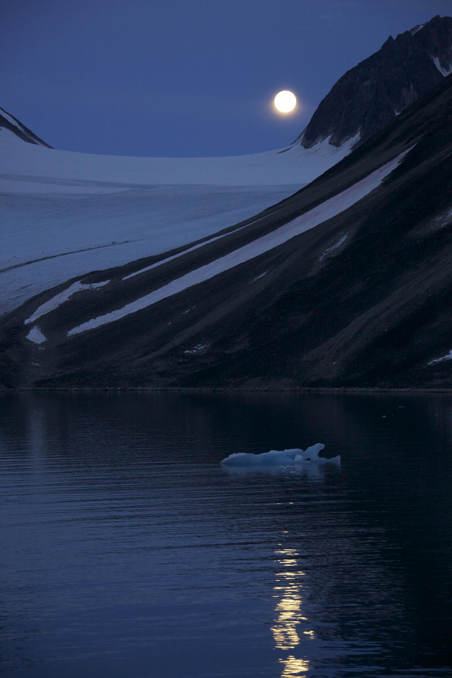 Arctic Moon Rise