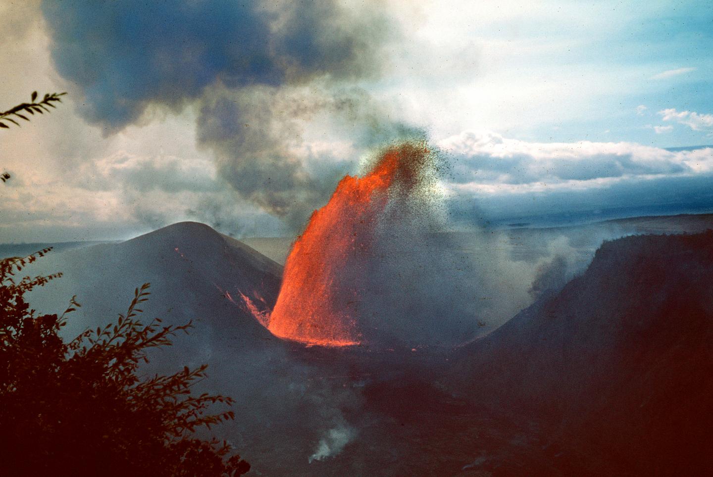 Kilauea lava fountain
