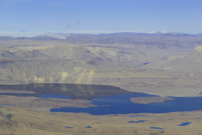 Øvre Misdsommersø, a lake in the Wandel Dal.
