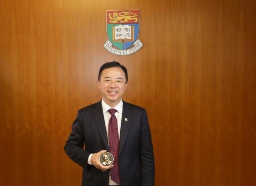 HKU President & Vice-Chancellor Receives the Eringen Medal