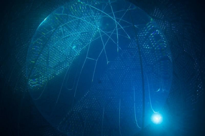 Detecting Neutrinos from Nuclear Reactors with Water