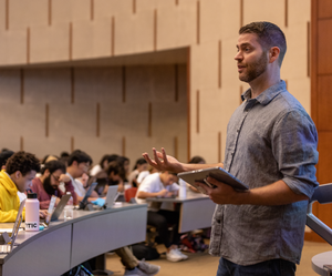 Daniel Hauptvogel teaching