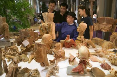 Gunther von Hagens with Body Parts