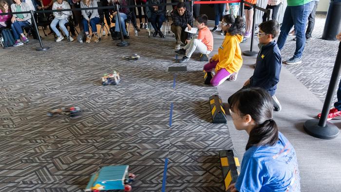 Students Compete in the Middle School Electric Car Competition 2