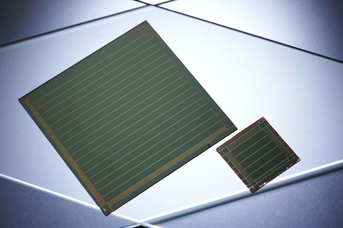 Assisted by AI methods, researchers are striving to improve the manufacturing processes for highly efficient perovskite solar cells (Photo: Amadeus Bramsiepe, KIT)