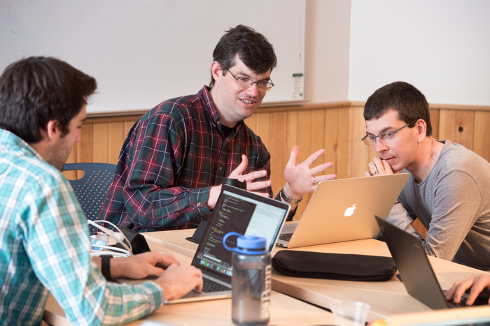 Benjamin L. King teaching computational biology at the MDI Biological Laboratory