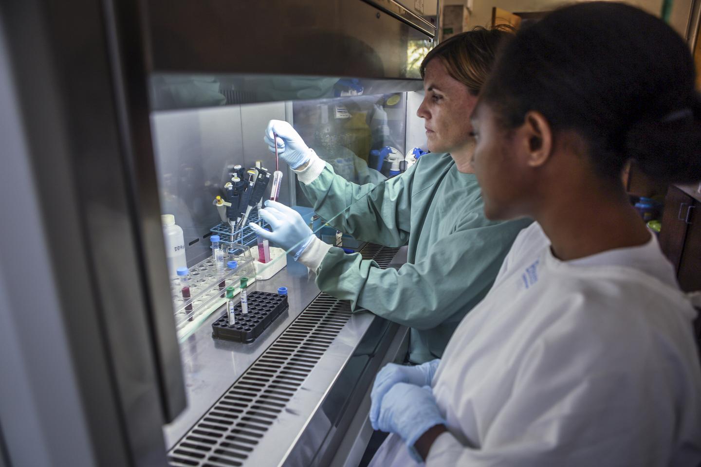 Dr. Leanne Robinson and Colleague, alter and Eliza Hall Institute