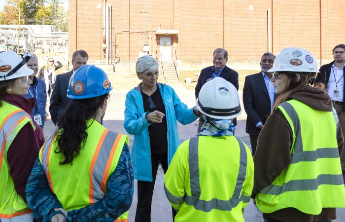 Department of Energy Secretary meets with ORNL construction workers on Translational Research Capacity facility