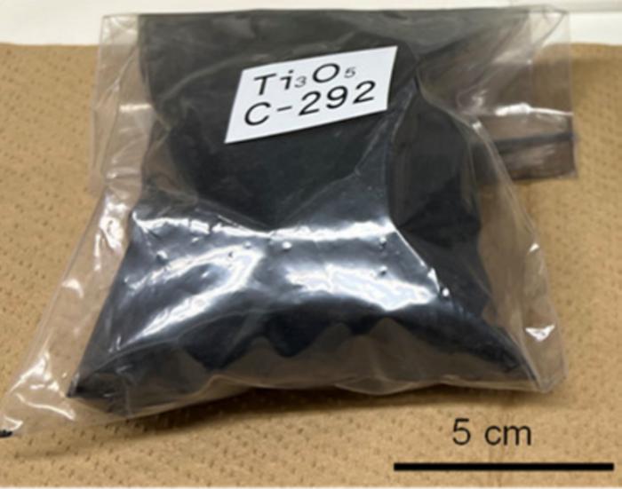 Mass production of lambda-trititanium-pentoxide (λ-Ti3O5)