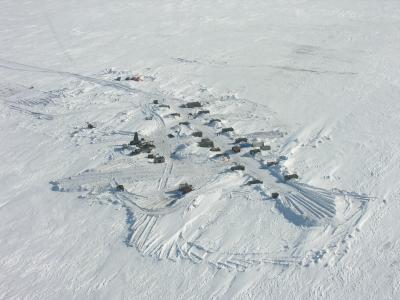 Siberian Lake Offers Up Arctic Climate Record (9 of 12)