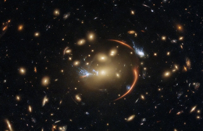 hubble telescope discovers galaxies