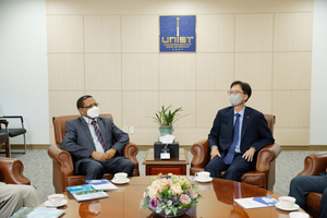 AASTU President Dereje Engida and UNIST President Yong Hoon Lee