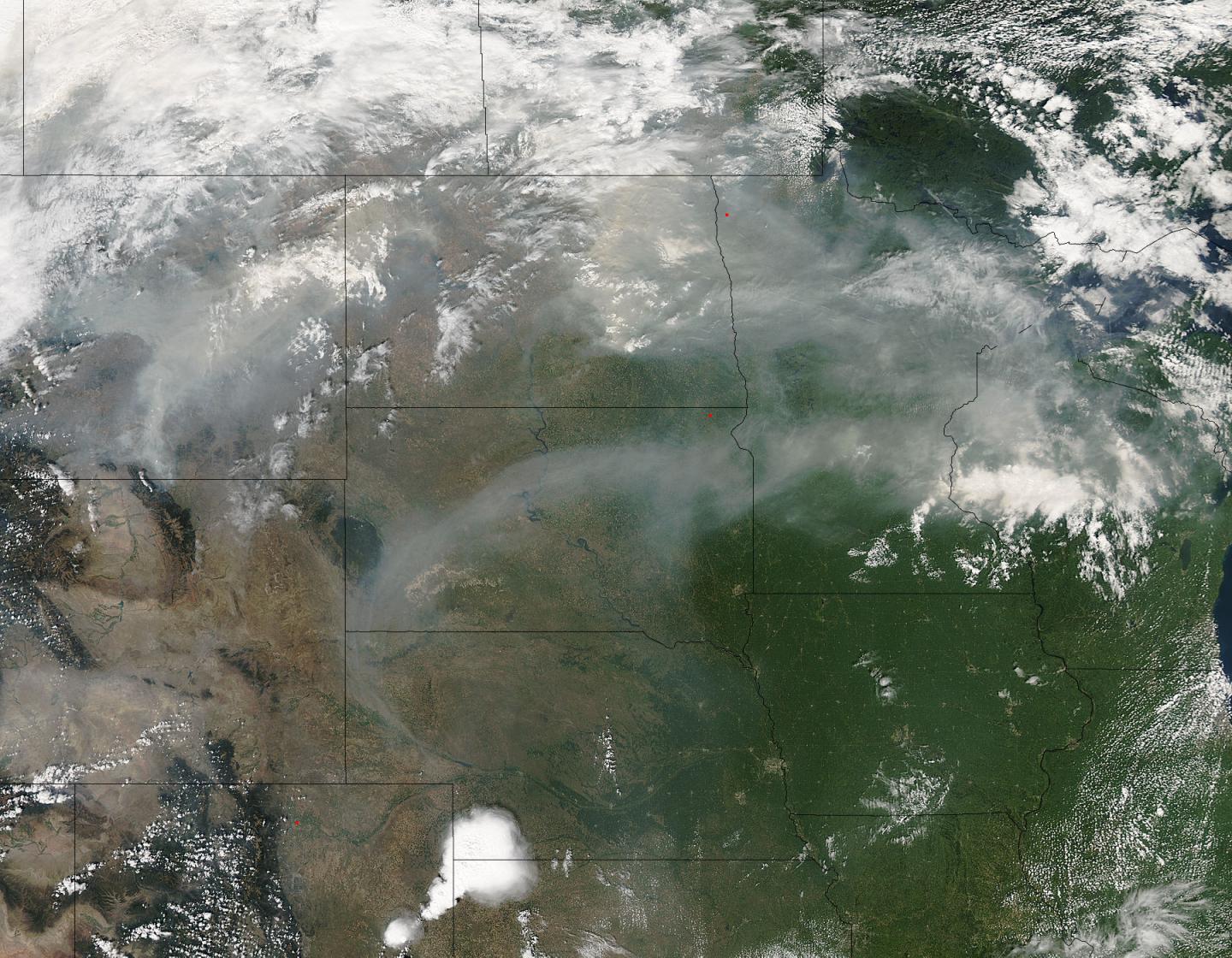 Smoke From Western Fires Wafts Eastward
