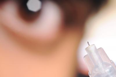 Microneedles for Eye Treatment (1 of 3)