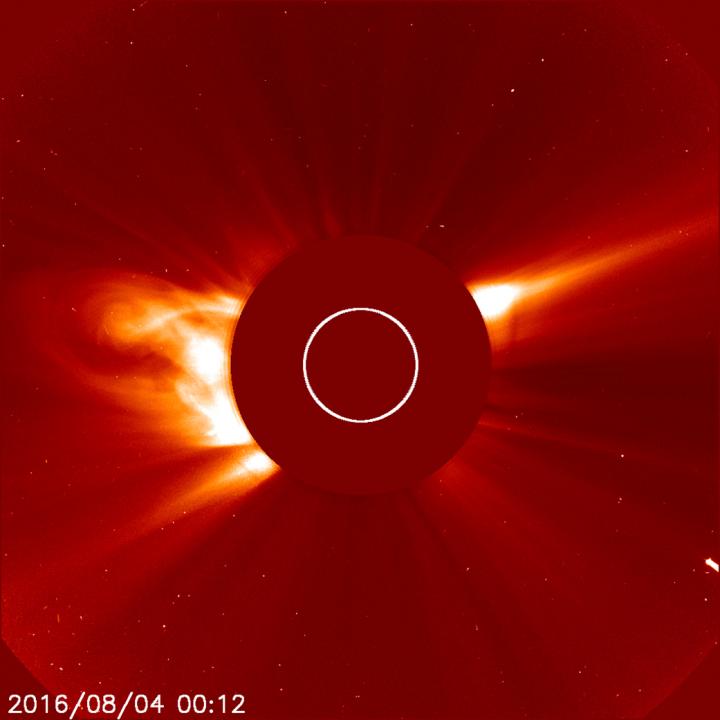 ESA, NASA's SOHO Sees Bright Sungrazer Comet