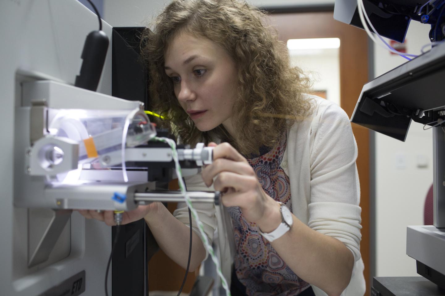 Researchers conduct a large-scale multi-comic analysis of COVID-19 severity