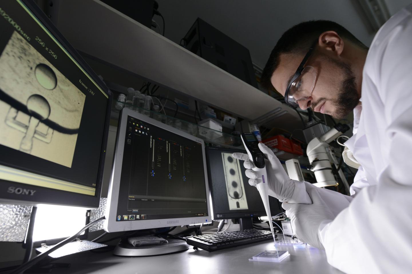 A Small Microfluidic Device in a Form of a Tip for a Pipette