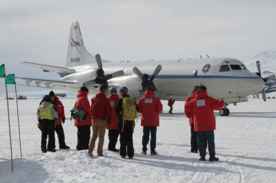 Members of the IceBridge Team Greet the NASA P-3