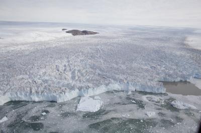 Aerial Photos Reveal Decades of Greenland Ice Loss (3 of 7)