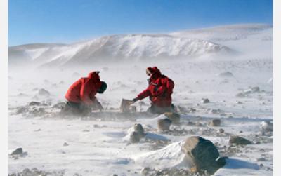 A Single Boulder May Prove that Antarctica and North America Were Once Connected (1 of 2)