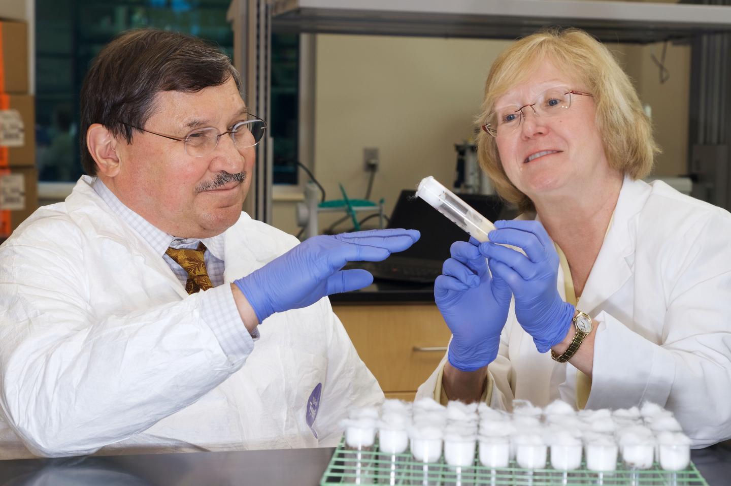 Robert Anholt and Trudy Mackay