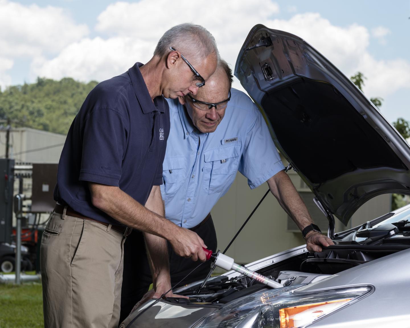 Hotstick USA Exclusively Licenses ORNL Direct-current Detector for Emergency Responder Safety