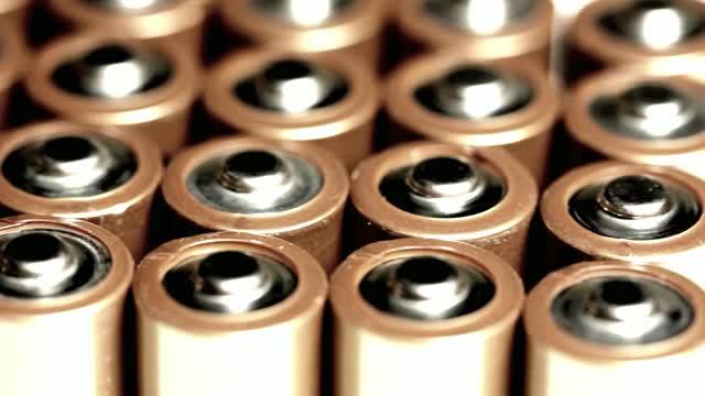 Sodium- and Potassium-based Batteries Hold Promise for Cheap Energy Storage